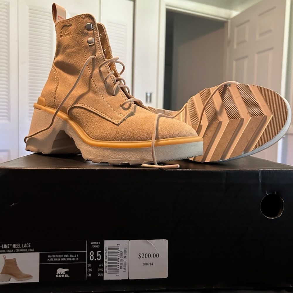 Sorel High line heeled boot